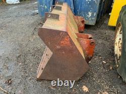 2m (6' 6) front loader bucket to Suit JCB 3C or similar tractor telehandler etc