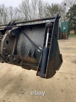JCB 4in1 Bucket On Cat Brackets
