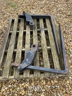 JCB 4in1 Bucket On Cat Brackets