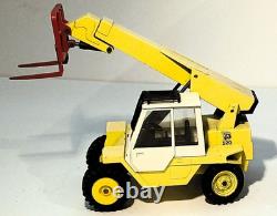 JCB 520 TELEHANDLER NZG Model 175 135 SCALE