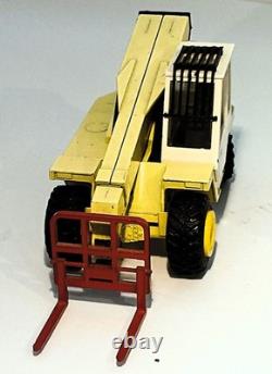 JCB 520 TELEHANDLER NZG Model 175 135 SCALE